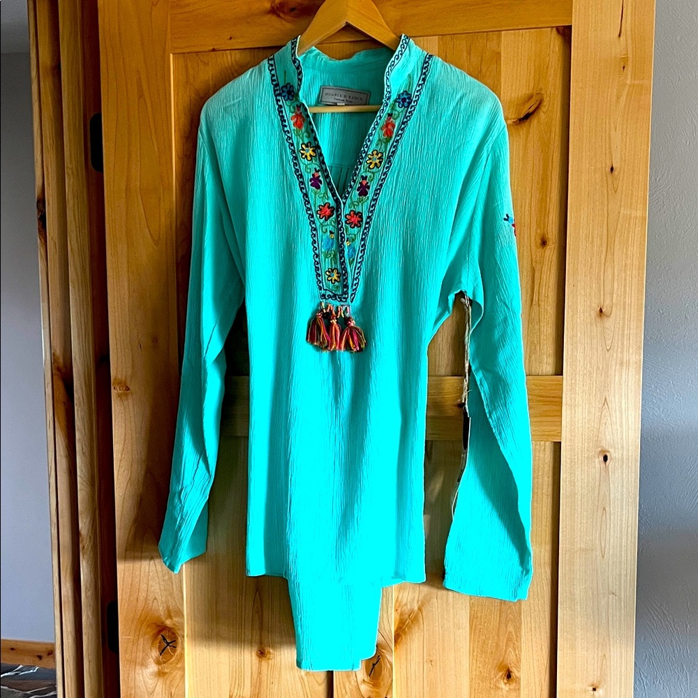 Double D Ranchwear embroidered turquoise Tunic Top “play nice be free” size M